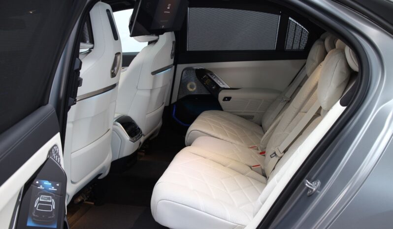 
								BMW M760 Hybrid 2024 full									