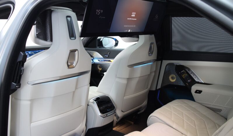 
								BMW M760 Hybrid 2024 full									