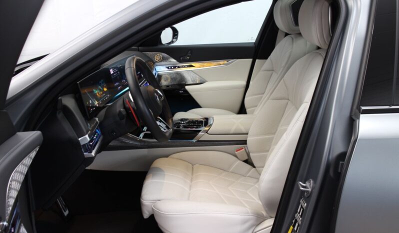 
								BMW M760 Hybrid 2024 full									