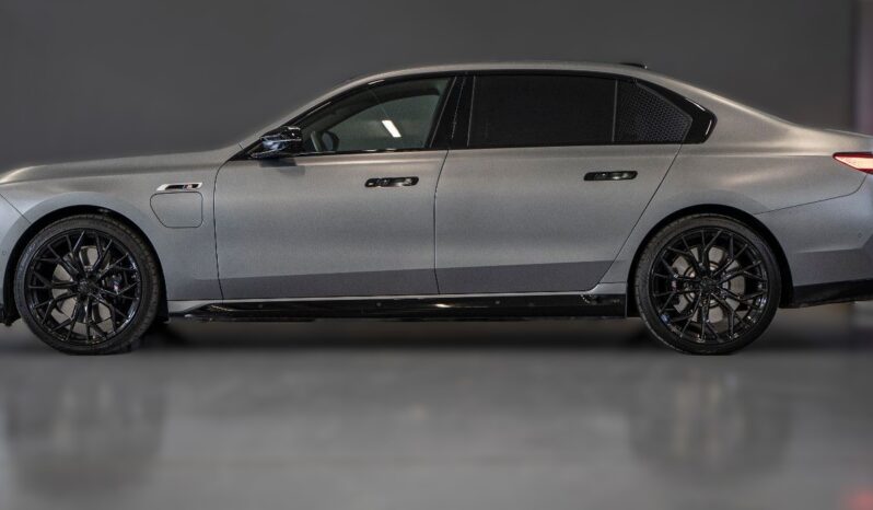 
								BMW M760 Hybrid 2024 full									