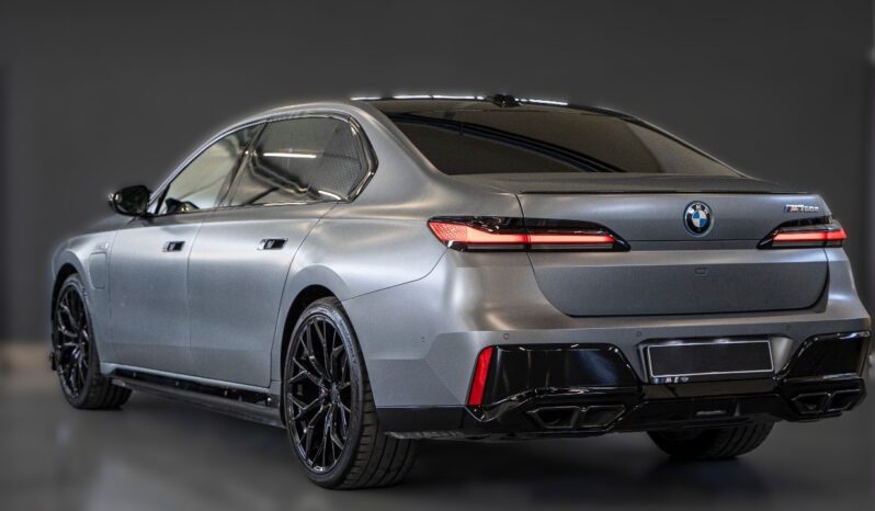 
								BMW M760 Hybrid 2024 full									