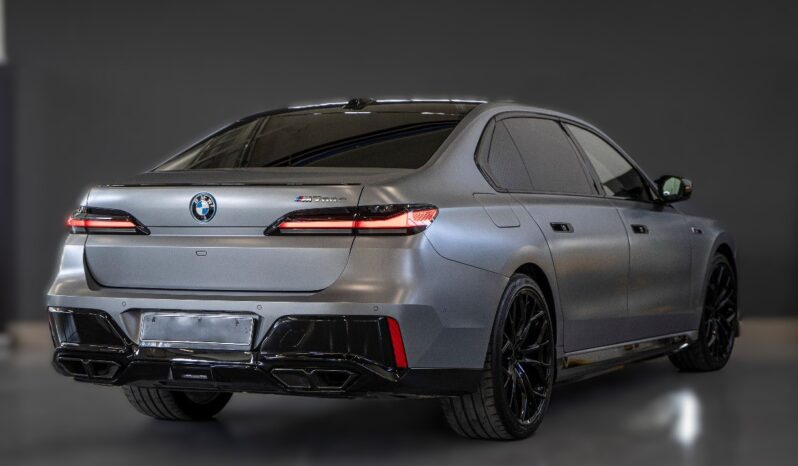 
								BMW M760 Hybrid 2024 full									