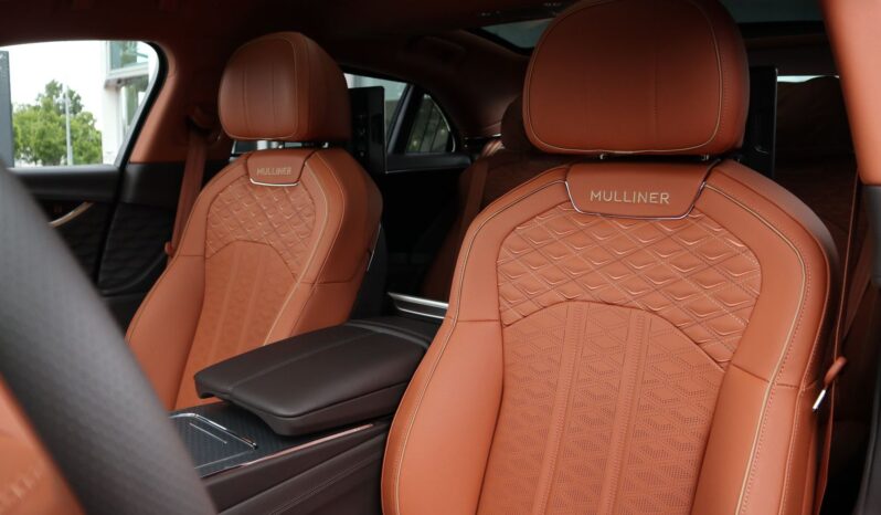 
								Bentley Flying Spur 2025 AWD V8 HYBRID REAR SEAT ENTERTAINMENT full									