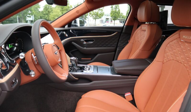 
								Bentley Flying Spur 2025 AWD V8 HYBRID REAR SEAT ENTERTAINMENT full									