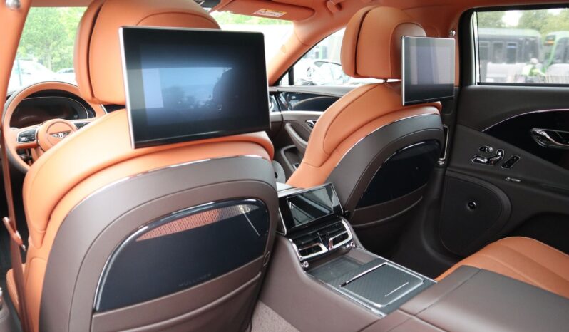 
								Bentley Flying Spur 2025 AWD V8 HYBRID REAR SEAT ENTERTAINMENT full									