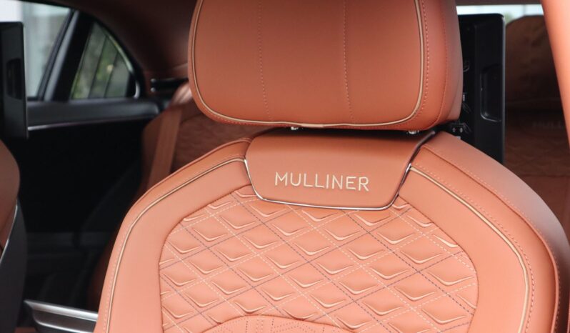 
								Bentley Flying Spur 2025 AWD V8 HYBRID REAR SEAT ENTERTAINMENT full									