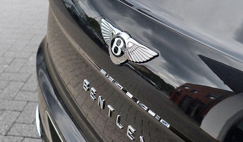 
								Bentley Flying Spur 2025 AWD V8 HYBRID REAR SEAT ENTERTAINMENT full									