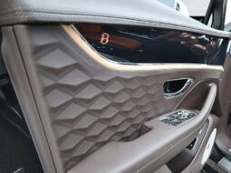 
										Bentley Flying Spur 2025 AWD V8 HYBRID REAR SEAT ENTERTAINMENT full									