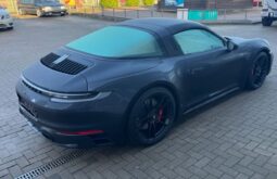 
										Porsche 911 TARGA 4 GTS full									