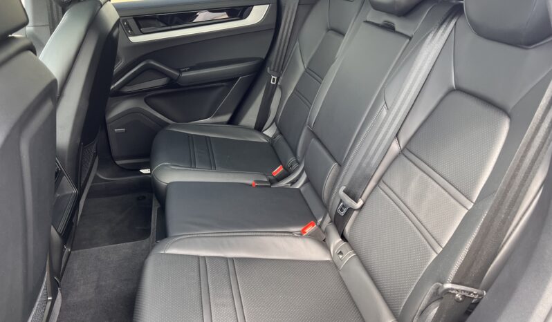 
								Porsche Cayenne COUPE e-Hybrid full									